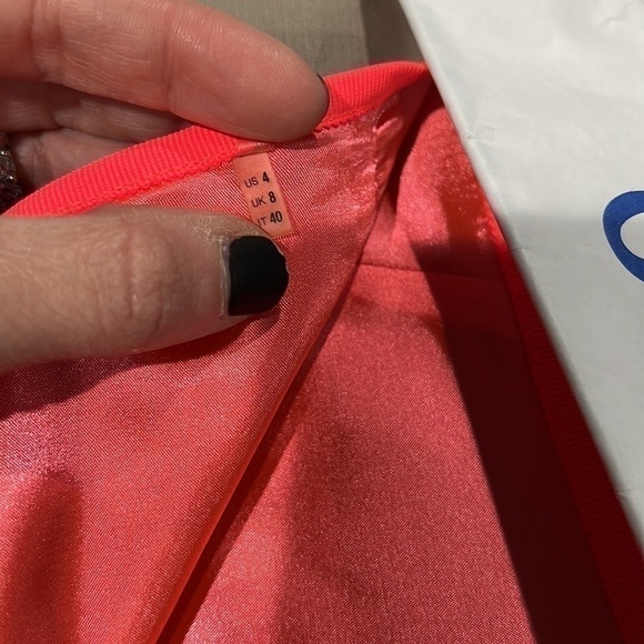 Tahari. Tahari skirt size US 4. - Picture 7 of 7